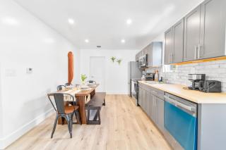 Modern Miami Home minutes to Wynwood & Downtown - 5