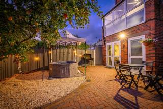 17BFS - Comfortable Home with Hot Tub in Yorkshire - 8