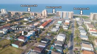 Fun Retro Island Vibe Sleeps 17 Beach 1 block home - 9