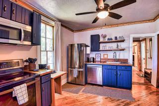 Rustic & Cozy 1BR one block from Main Street - 4