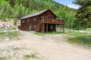 2BR Rustic Cabin - Private Oasis Mountain View - 0