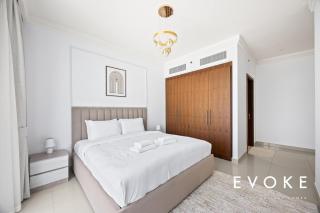 Luxury 2BR by Evoke Burj & fountain View w Sofa bed & Balcony - 3