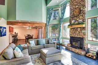 New Listing 4BR - Hot Tub - Pets OK - 6