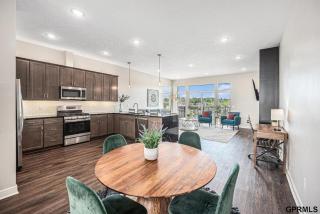 Midtown Luxury - 2 Master Suites - Near UNMC - 5