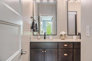 Midtown Luxury - 2 Master Suites - Near UNMC - 1