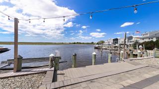 Sun-Kissed Beach House Your Off-Season Waterfront - 5