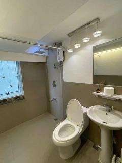 Spacious 1BR Loft with Flex Room in BGC - 3