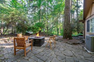 Bellevue Forest Haven Hideaway - 8