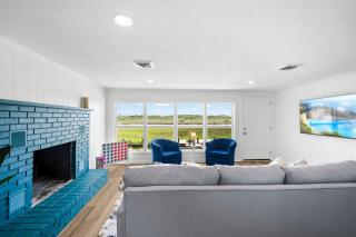 Waterfront Serenity Steps to Beach Fire Pit BBQ - 5