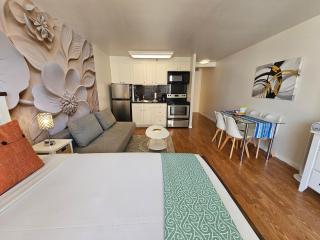 Marine Surf 13th Renovated with Small Parking Space - 9