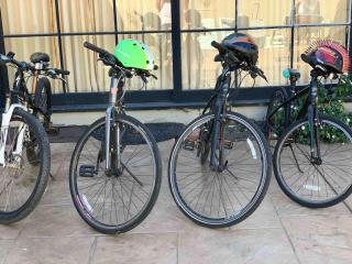 Modern Studio with Private Patio - 4