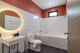 V242 Prime Location 2BR with Pool&Garden Near Beach - 1