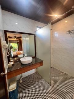Queen Hotel - 3