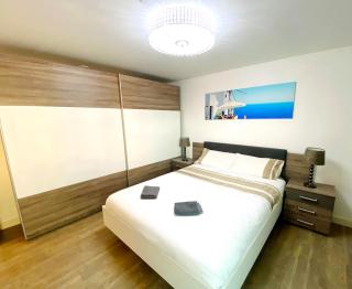Super Large Ensuite Bedroom in Penthouse-Max 3 ppl - 0