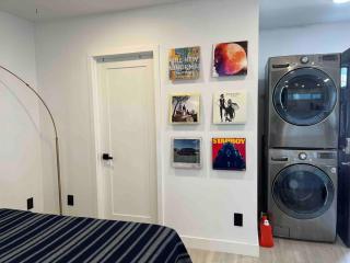 Cute Studio with AC and Backyard - 9