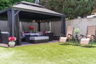 Cute Studio with AC and Backyard - 3