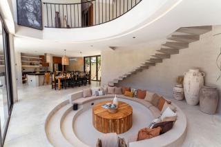 Villa Chumuuk - Modern 5BR Sanctuary with Large Pool and Rooftop Terrace - 1