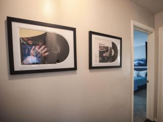 Flamingo Lane House - Entire House 3BD2BA w Peloton & Tesla Chgr - 2