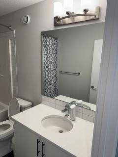 Modern 3-Bedroom Home Near Calgary Airport & Major Amenities - 8