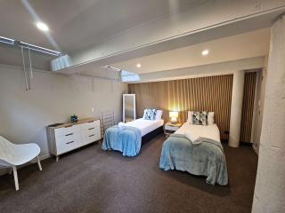 Beautiful Apartment Surrounded by Native Bush - 3