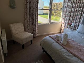 Walk to wineries - large home - Havelock North - 2