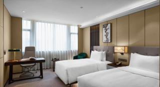 Guilin 5-star Purejoy Hotel - Elephant Hill -Two Rivers & Four Lakes Branch - Complimentary Airport Pick-up for 2 Nights - Rooftop Bar & Spa - 7
