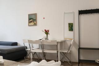 Sweet 2BR Apt, WIFI, Great Location In Vienna - 1