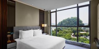 Guilin 5-star Purejoy Hotel - Elephant Hill -Two Rivers & Four Lakes Branch - Complimentary Airport Pick-up for 2 Nights - Rooftop Bar & Spa - 5
