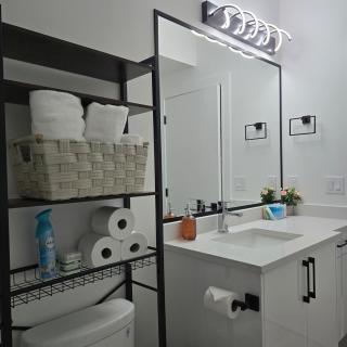 Spacious 2 Bedroom Suite in Edmonton - 4