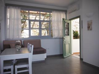 Salty Wind Antiparos Apartments and Studios - 4