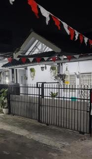 Homestay Permata Cirebon - 0