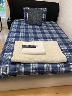 96TR Double bed bedroom - Edmonton green - 2