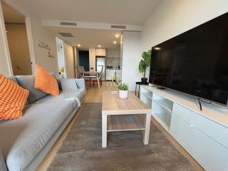 Canberra CBD modern new 2B apartment free Parking - 9
