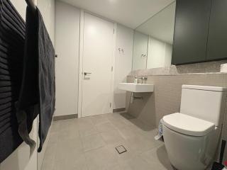 Canberra CBD modern new 2B apartment free Parking - 7