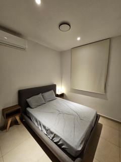 Private roof top pool. Great house for families. - 5