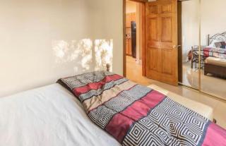 wonderful home WIFI high speed internet 20 minutes to Malibu beach - 8