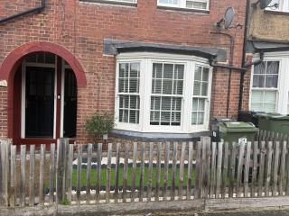 Quaint Edwardian Cottage - 7
