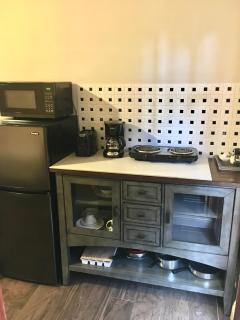 Garden View Cozy Studio unit WIFI single bed, kitchenette full Bathroom very private - 5