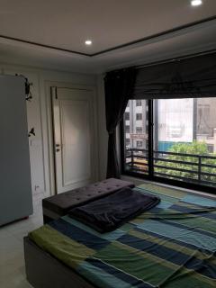 Stay Luxury KingSize at Talwar Chowk - 9