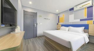 7 Days Inn Wuhan Huaqiaocheng Happy Valley - 7