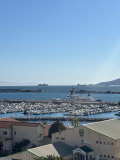 Spacious Studio Flat - Gibraltar - 8