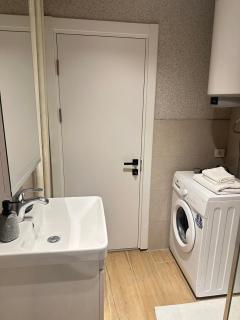 Regina's Modern Two-Bedroom Apartment in Center - 2