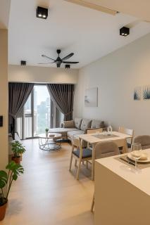 Premier Suites Twin Towers at Star Residences - 8