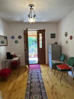 Florija’s Guesthouse - 4