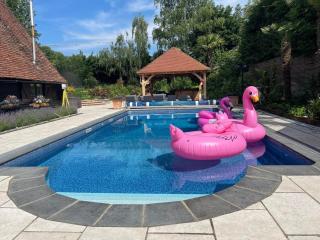 Plum Pudding Barn - private heated pool, hot tub & kids play area - 9