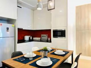 Max 5pax, Muji Style Apartment Arcoris Mont Kiara - 8
