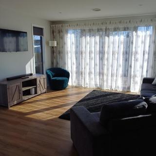 Modern & Comfort in Central Alexandra - 9