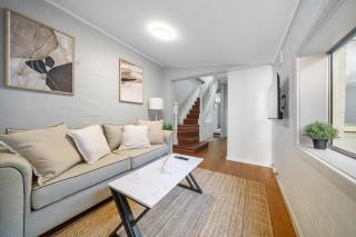 31Bea ABNB-Style 3BR House, 9 mins to train, Nr Gunyama Aquatic Park - 9