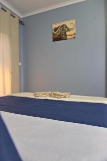 Urban Retreat - Room with Private Entrance - 9