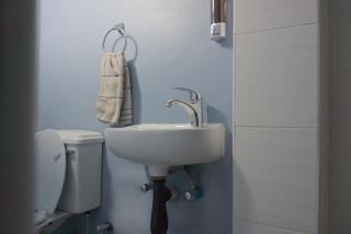 Urban Retreat - Room with Private Entrance - 8